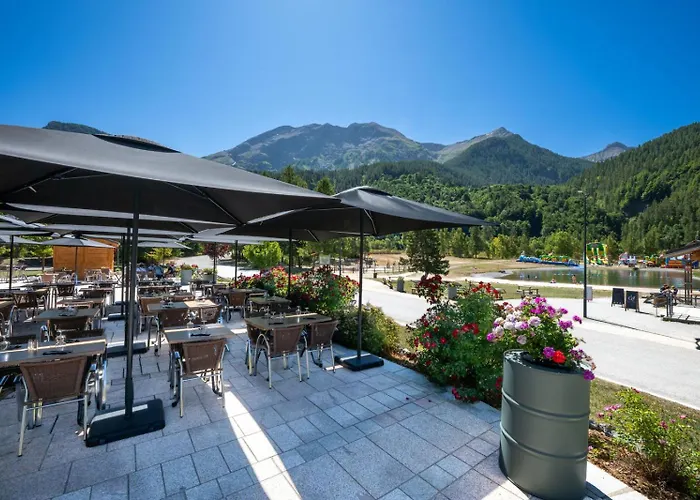 Hôtel et Camping O2 Orcières Outdoor Area